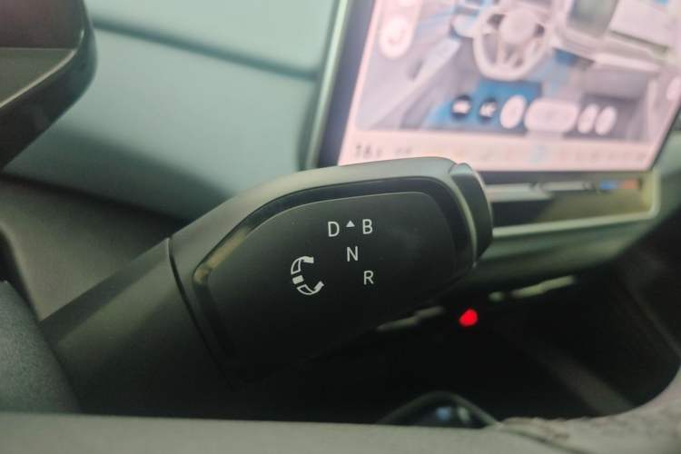 Used Volkswagen ID.4 X 2025 Smart Version Pure & Intelligent Enjoyment Edition Gear Lever