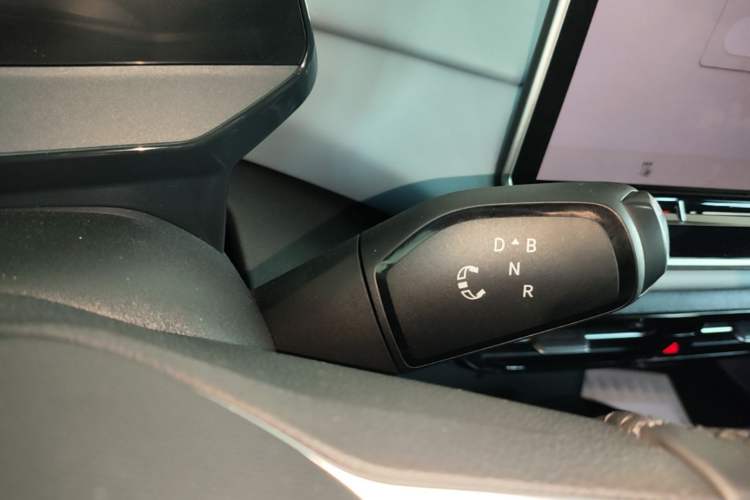 Used Volkswagen ID.4 X 2025 Smart Version Pure & Intelligent Enjoyment Edition Gear Lever