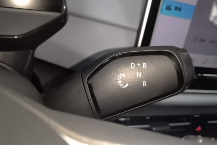 Used Volkswagen ID.4 X 2025 Smart Version Pure & Intelligent Enjoyment Edition Gear Lever