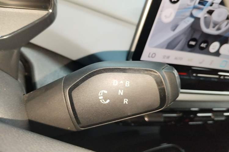 Used Volkswagen ID.4 X 2025 Smart Version Pure & Intelligent Enjoyment Edition Gear Lever