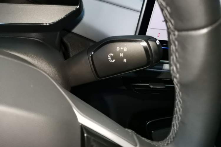 Used Volkswagen ID.4 X 2025 Smart Version Pure & Intelligent Enjoyment Edition Gear Lever