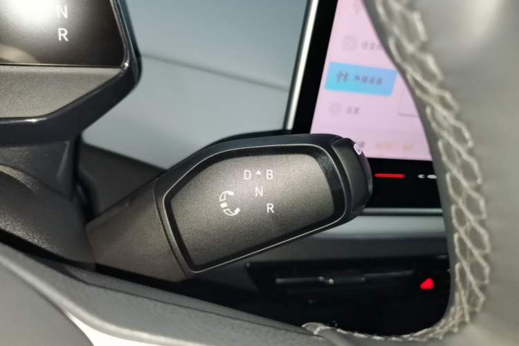 Used Volkswagen ID.4 X 2025 Smart Version Pure & Intelligent Enjoyment Edition Gear Lever