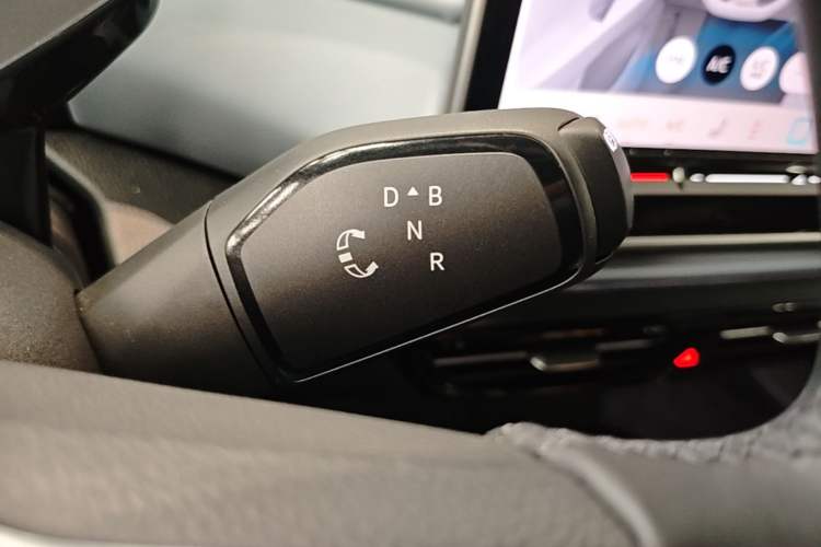 Used Volkswagen ID.4 X 2025 Smart Version Pure & Intelligent Enjoyment Edition Gear Lever