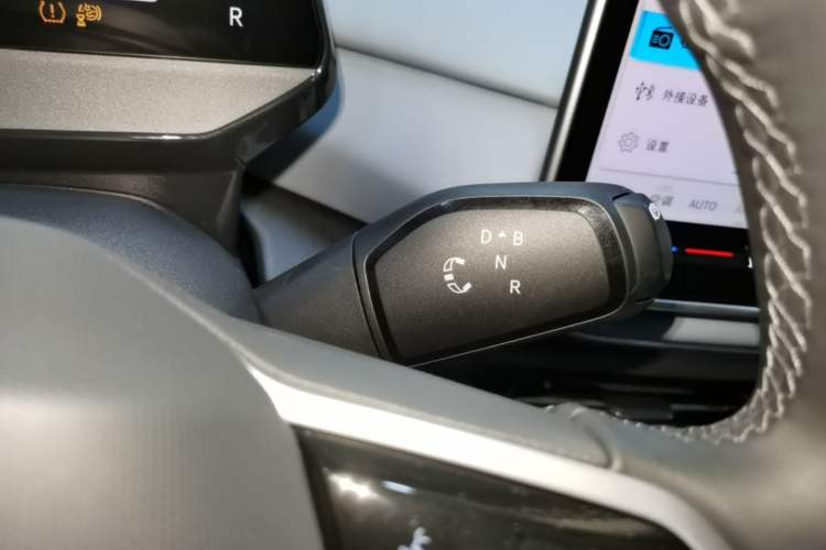 Used Volkswagen ID.4 X 2025 Smart Version Pure & Intelligent Enjoyment Edition Gear Lever