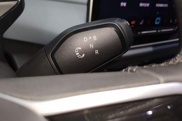 Used Volkswagen ID.4 X 2025 Smart Version Pure & Intelligent Enjoyment Edition Gear Lever