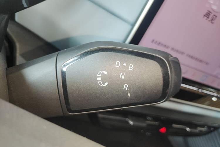 Used Volkswagen ID.4 X 2025 Smart Version Pure & Intelligent Enjoyment Edition Gear Lever