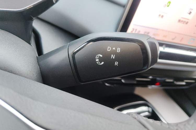 Used Volkswagen ID.4 X 2025 Smart Version Pure & Intelligent Enjoyment Edition Gear Lever