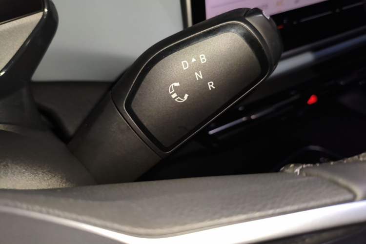 Used Volkswagen ID.4 X 2025 Smart Version Pure & Intelligent Enjoyment Edition Gear Lever