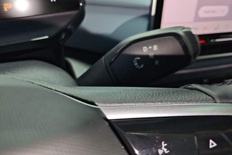 Used Volkswagen ID.4 X 2025 Smart Version Pure & Intelligent Enjoyment Edition Gear Lever
