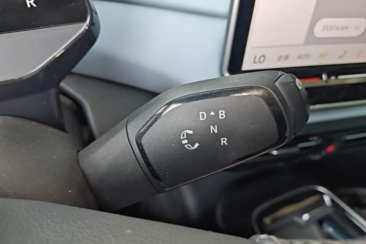 Used Volkswagen ID.4 X 2025 Smart Version Pure & Intelligent Enjoyment Edition Gear Lever
