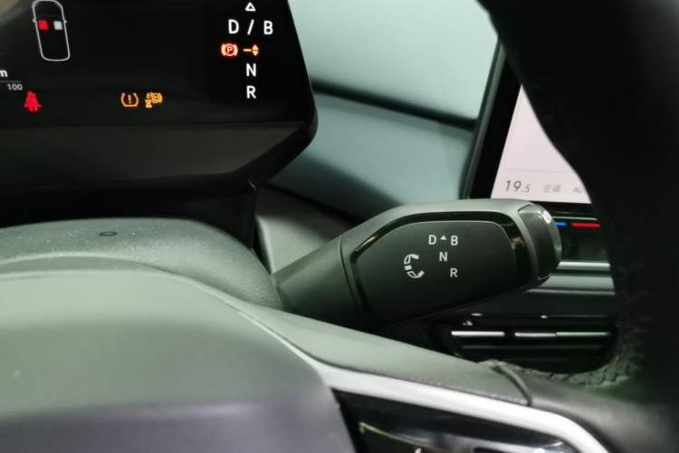 Used Volkswagen ID.4 X 2025 Smart Version Pure & Intelligent Enjoyment Edition Gear Lever
