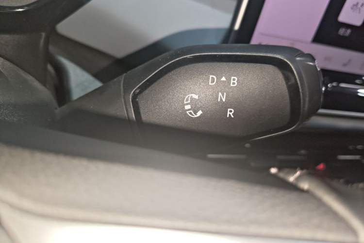 Used Volkswagen ID.4 X 2025 Smart Version Pure & Intelligent Enjoyment Edition Gear Lever