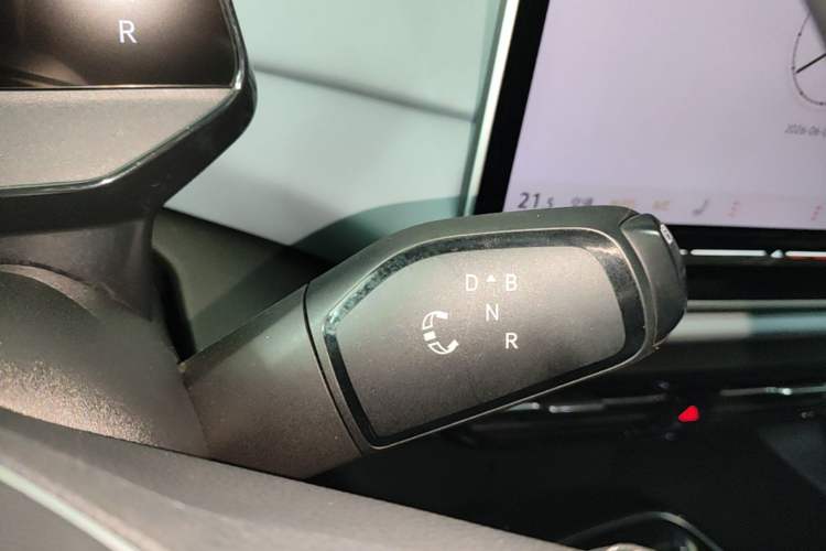 Used Volkswagen ID.4 X 2025 Smart Version Pure & Intelligent Enjoyment Edition Gear Lever