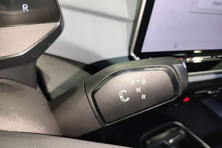 Used Volkswagen ID.4 X 2025 Smart Version Pure & Intelligent Enjoyment Edition Gear Lever