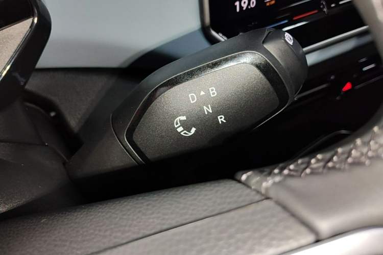 Used Volkswagen ID.4 X 2025 Smart Version Pure & Intelligent Enjoyment Edition Gear Lever