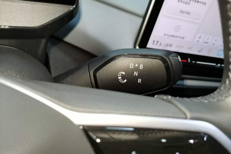 Used Volkswagen ID.4 X 2025 Smart Version Pure & Intelligent Enjoyment Edition Gear Lever