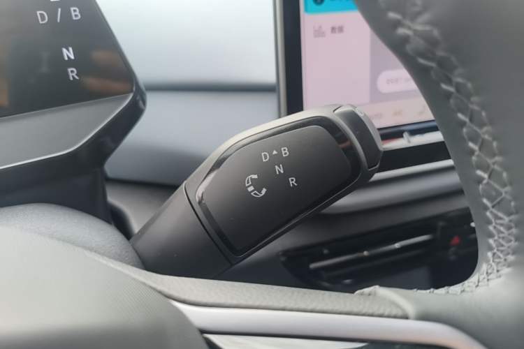 Used Volkswagen ID.4 X 2025 Smart Version Pure & Intelligent Enjoyment Edition Gear Lever