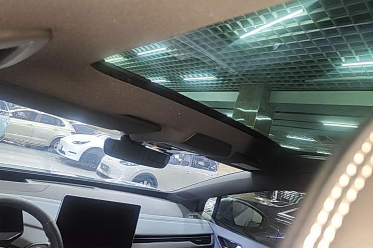 Used Volkswagen ID.4 X 2025 Smart Version Pure & Intelligent Enjoyment Edition Headliner