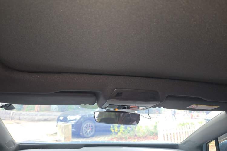 Used Volkswagen ID.4 X 2025 Smart Version Pure & Intelligent Enjoyment Edition Headliner