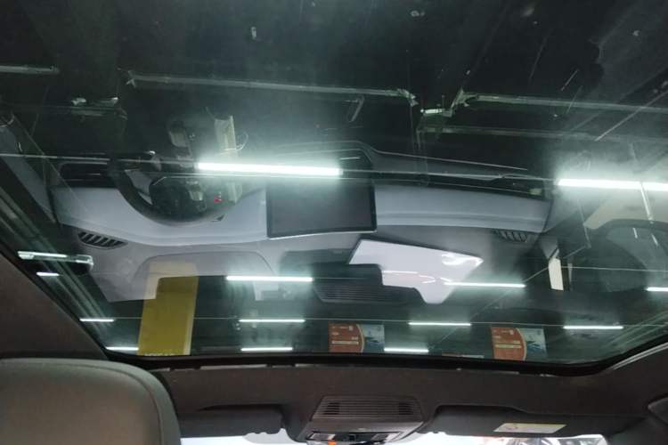 Used Volkswagen ID.4 X 2025 Smart Version Pure & Intelligent Enjoyment Edition Headliner