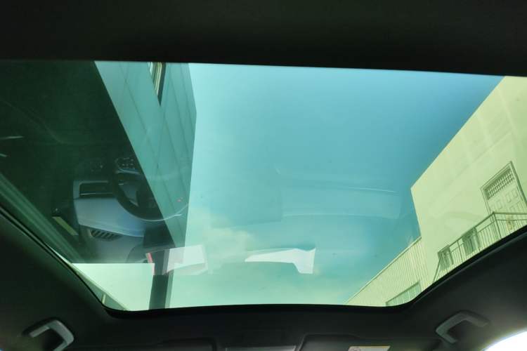 Used Volkswagen ID.4 X 2025 Smart Version Pure & Intelligent Enjoyment Edition Headliner