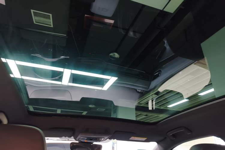 Used Volkswagen ID.4 X 2025 Smart Version Pure & Intelligent Enjoyment Edition Headliner