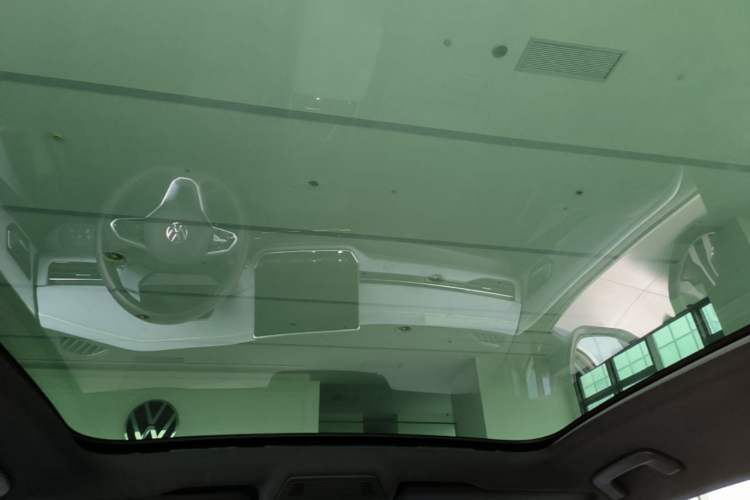 Used Volkswagen ID.4 X 2025 Smart Version Pure & Intelligent Enjoyment Edition Headliner
