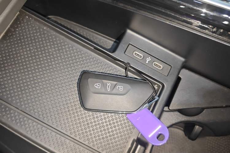 Used Volkswagen ID.4 X 2025 Smart Version Pure & Intelligent Enjoyment Edition Interior 1