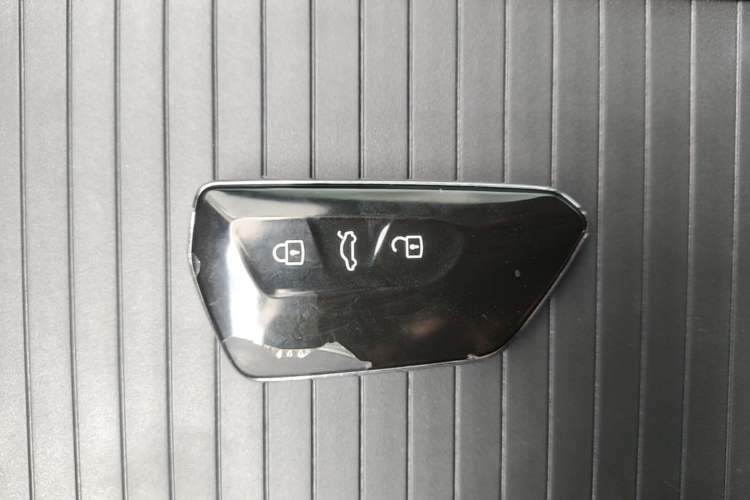 Used Volkswagen ID.4 X 2025 Smart Version Pure & Intelligent Enjoyment Edition Interior 1