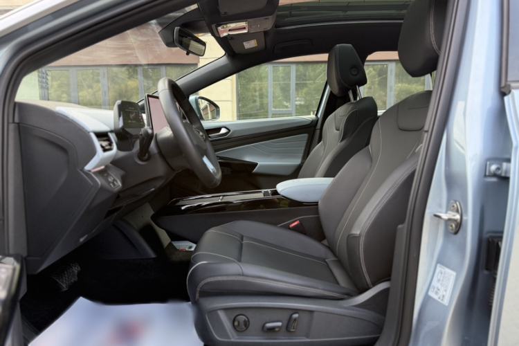 Used Volkswagen ID.4 X 2025 Smart Version Pure & Intelligent Enjoyment Edition Interior 2