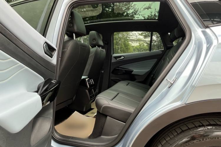 Used Volkswagen ID.4 X 2025 Smart Version Pure & Intelligent Enjoyment Edition Interior 3
