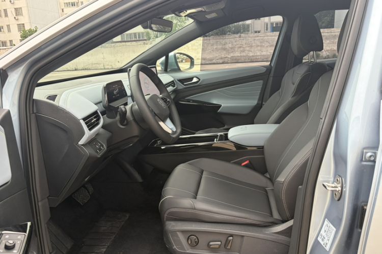 Used Volkswagen ID.4 X 2025 Smart Version Pure & Intelligent Enjoyment Edition Interior 3