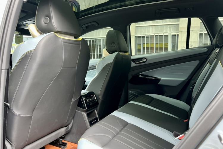 Used Volkswagen ID.4 X 2025 Smart Version Pure & Intelligent Enjoyment Edition Interior 3