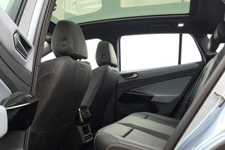Used Volkswagen ID.4 X 2025 Smart Version Pure & Intelligent Enjoyment Edition Interior 4