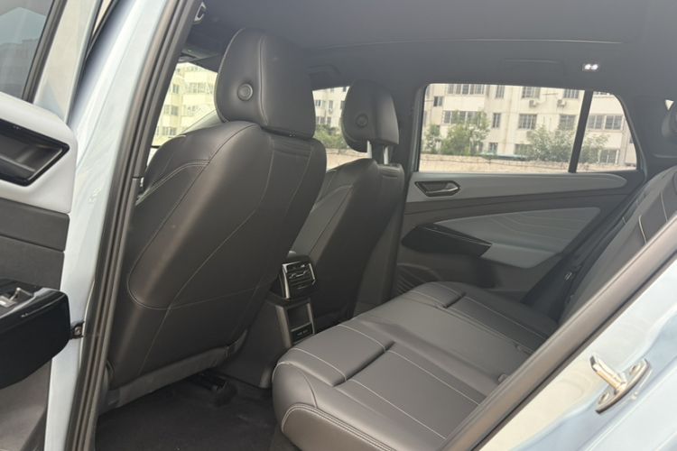Used Volkswagen ID.4 X 2025 Smart Version Pure & Intelligent Enjoyment Edition Interior 8