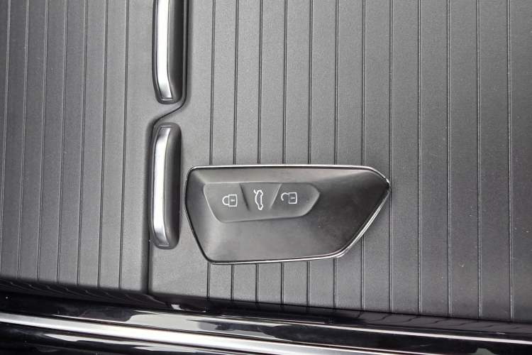 Used Volkswagen ID.4 X 2025 Smart Version Pure & Intelligent Enjoyment Edition Interior 9