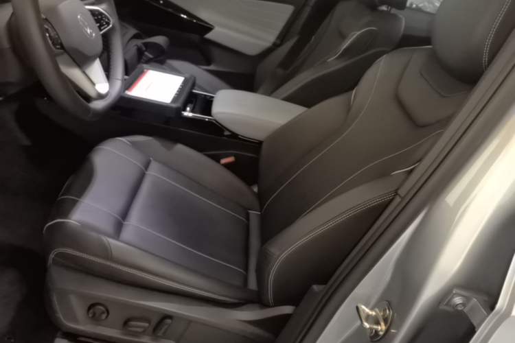 Used Volkswagen ID.4 X 2025 Smart Version Pure & Intelligent Enjoyment Edition Left Front Seat