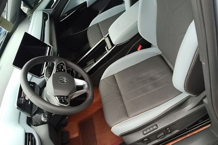 Used Volkswagen ID.4 X 2025 Smart Version Pure & Intelligent Enjoyment Edition Left Front Seat