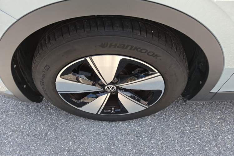 Used Volkswagen ID.4 X 2025 Revised Version Smart Edition Purely Intelligent Enjoyment Version Left Front Wheel Hub