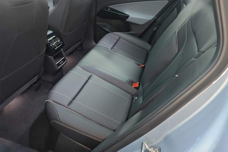 Used Volkswagen ID.4 X 2025 Smart Version Pure & Intelligent Enjoyment Edition Left Rear Seat