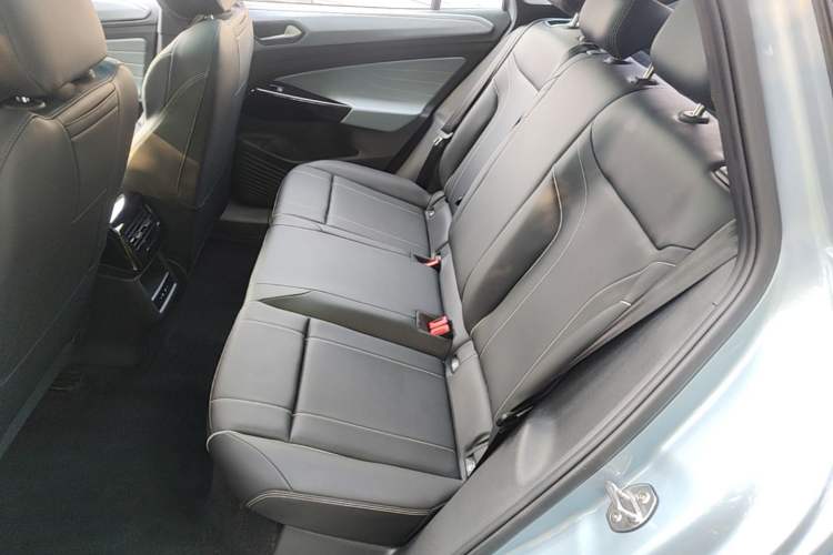 Used Volkswagen ID.4 X 2025 Smart Version Pure & Intelligent Enjoyment Edition Left Rear Seat