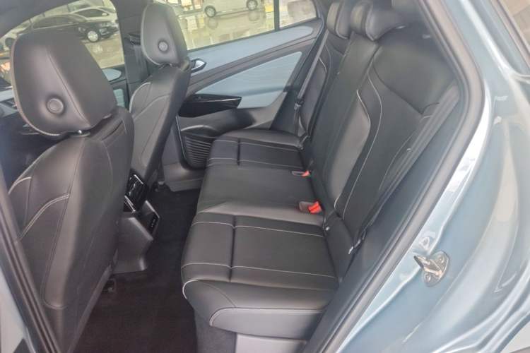Used Volkswagen ID.4 X 2025 Smart Version Pure & Intelligent Enjoyment Edition Left Rear Seat