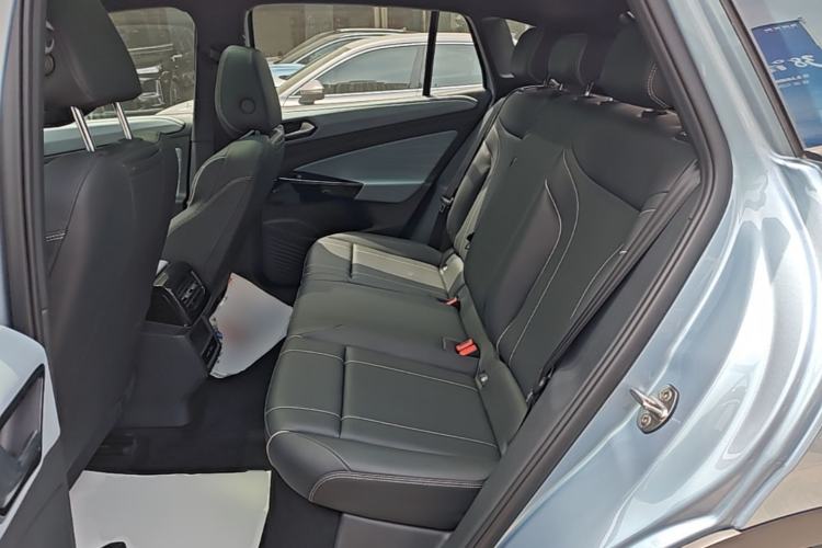 Used Volkswagen ID.4 X 2025 Smart Version Pure & Intelligent Enjoyment Edition Left Rear Seat