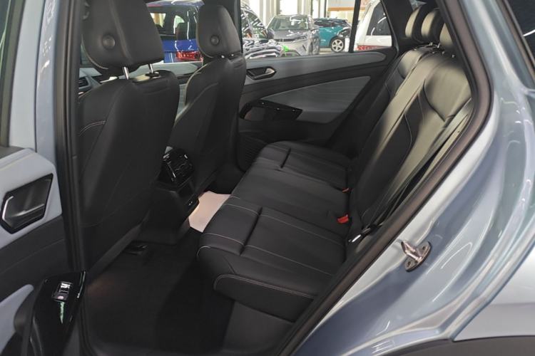 Used Volkswagen ID.4 X 2025 Smart Version Pure & Intelligent Enjoyment Edition Left Rear Seat