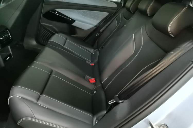Used Volkswagen ID.4 X 2025 Smart Version Pure & Intelligent Enjoyment Edition Left Rear Seat