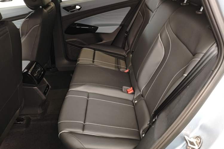 Used Volkswagen ID.4 X 2025 Smart Version Pure & Intelligent Enjoyment Edition Left Rear Seat