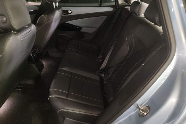 Used Volkswagen ID.4 X 2025 Smart Version Pure & Intelligent Enjoyment Edition Left Rear Seat