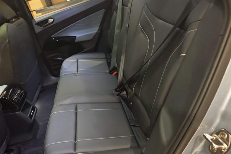 Used Volkswagen ID.4 X 2025 Smart Version Pure & Intelligent Enjoyment Edition Left Rear Seat