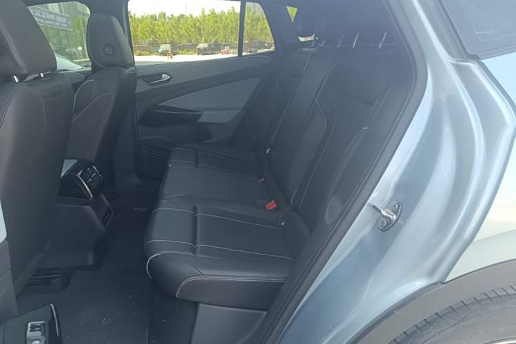Used Volkswagen ID.4 X 2025 Smart Version Pure & Intelligent Enjoyment Edition Left Rear Seat
