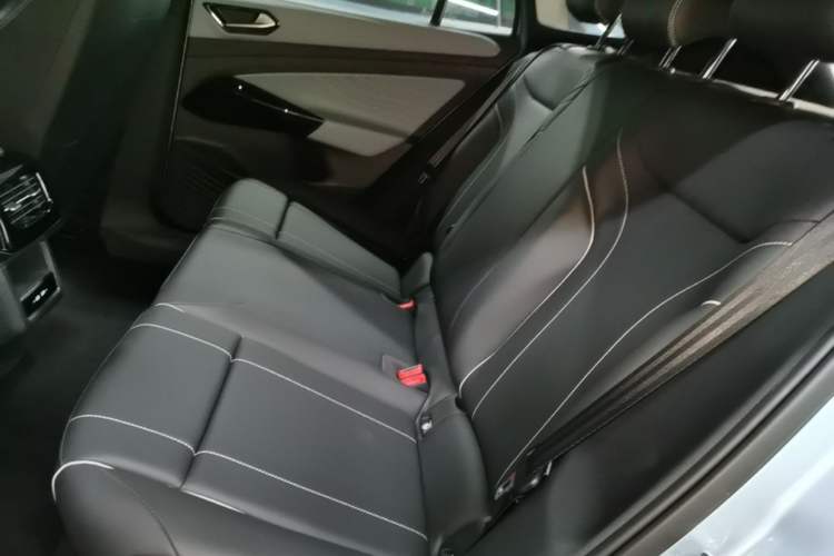 Used Volkswagen ID.4 X 2025 Smart Version Pure & Intelligent Enjoyment Edition Left Rear Seat
